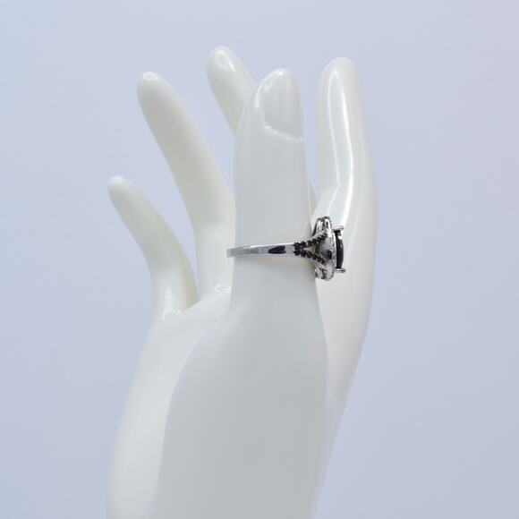 NWOT Fragrant Jewels Black Pear Cut Halo Ring Size 8 US - Picture 4 of 5